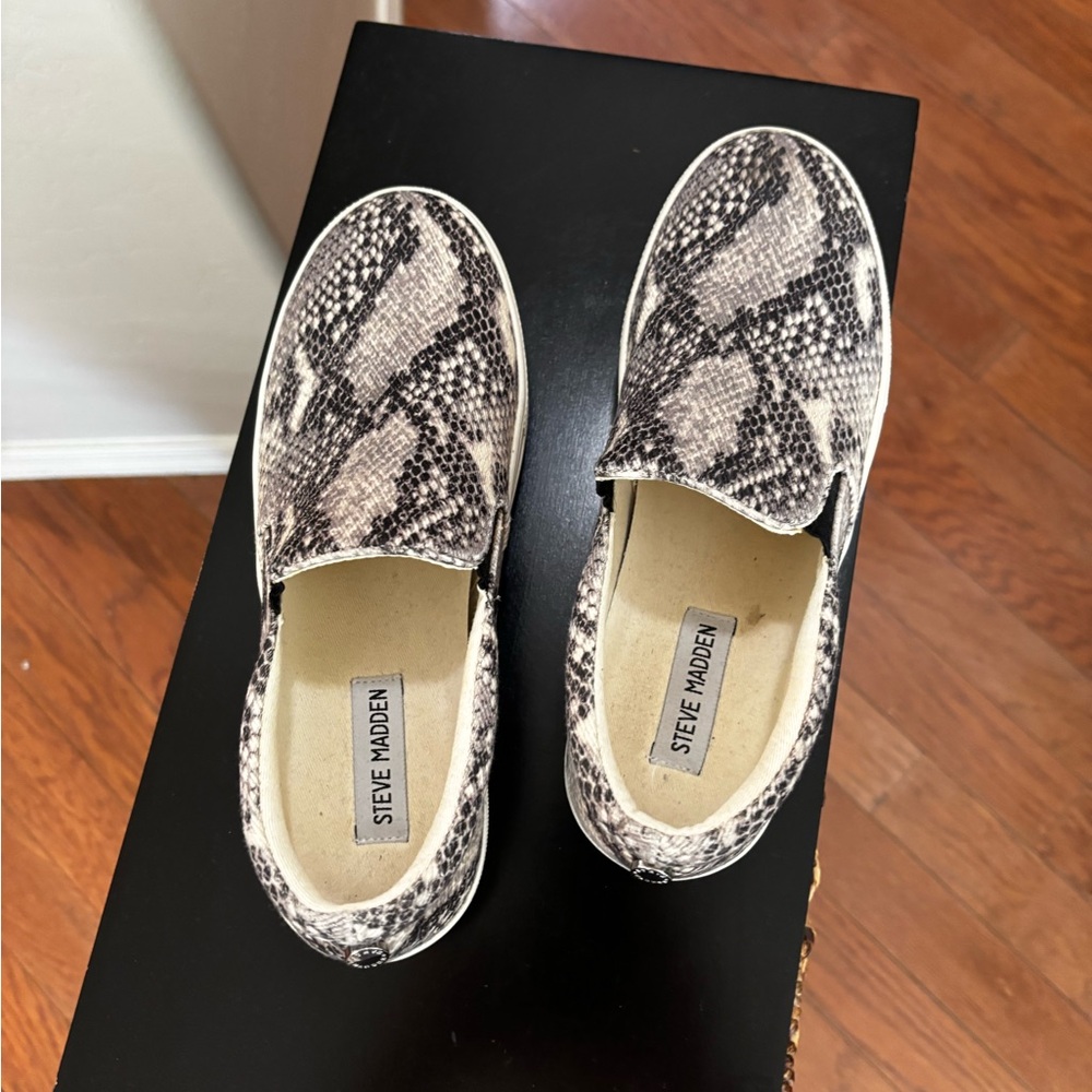 Steve Madden Black and White Patterned Slip-Ons